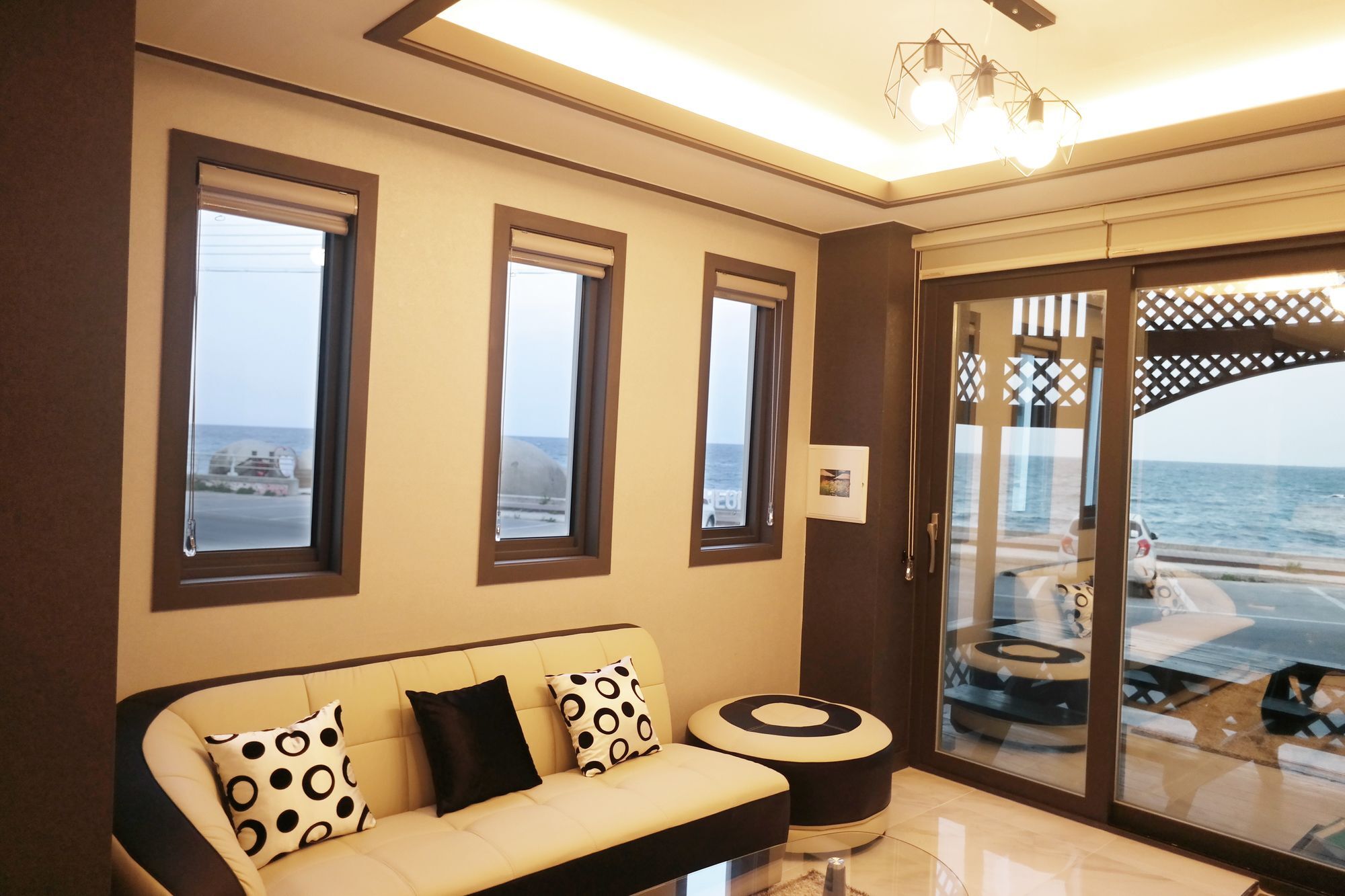 Gangneung White Beach Pension מראה חיצוני תמונה